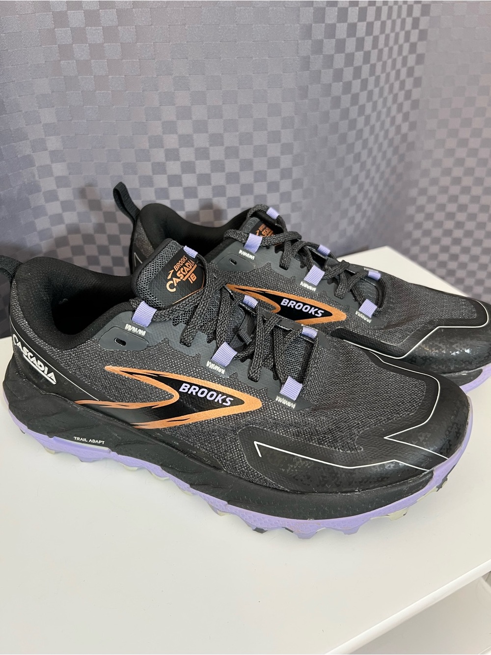 Brooks Cascadia 18 Trail Comfort Running Women 8 Wide Ebony/Lavender 1204161D048